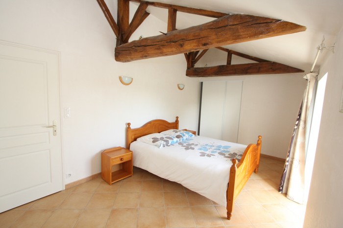 Gîte la Vallée chambre un lit de 160 en Vendée