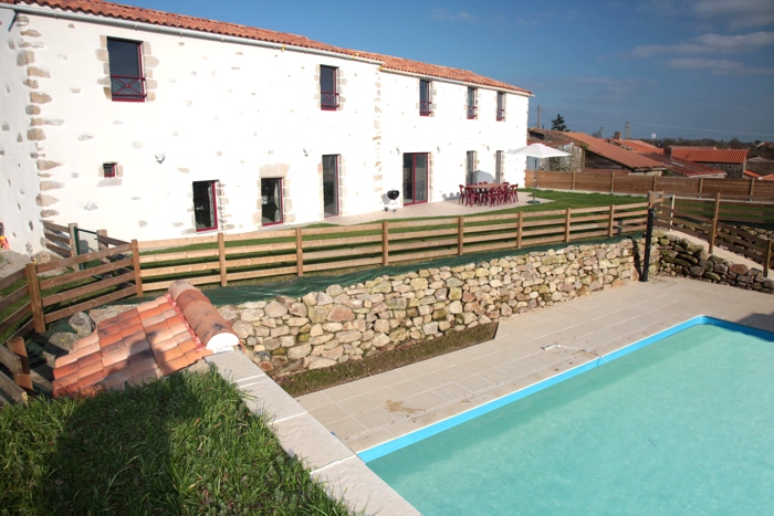 Gite de groupe le Logis la piscine chauffée privée en Vendée