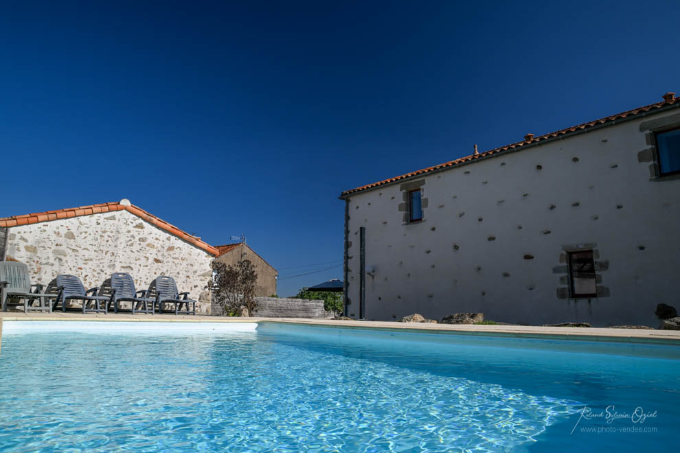 Grand gite spacieux avec piscine privée