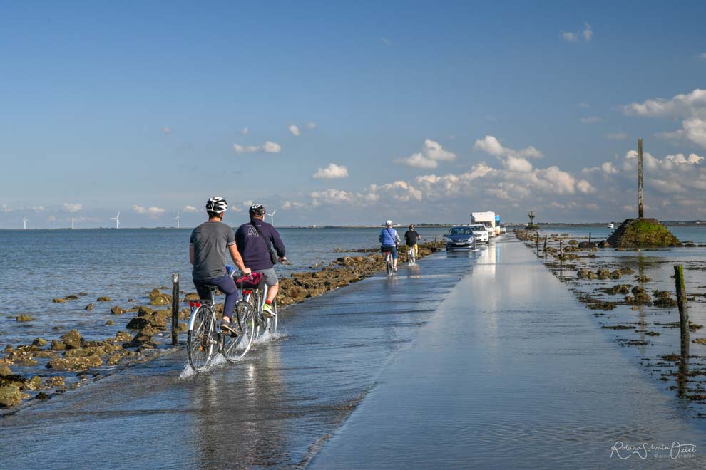 A marée basse la mer se retire